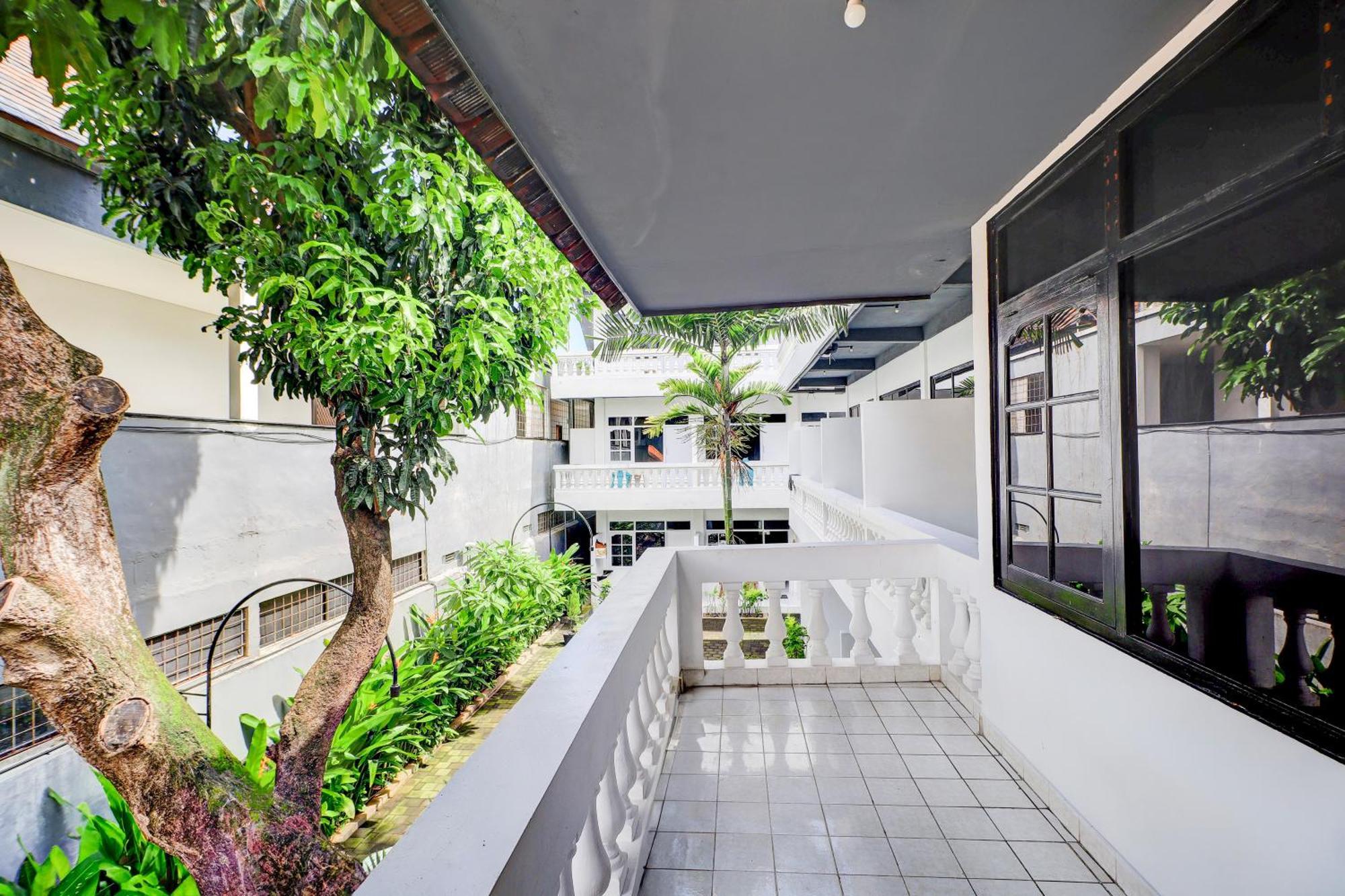Collection O Legian Near Legian Beach Exterior photo